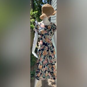 Karen Alexander mermaid cut  dress XS black with floral pattern.